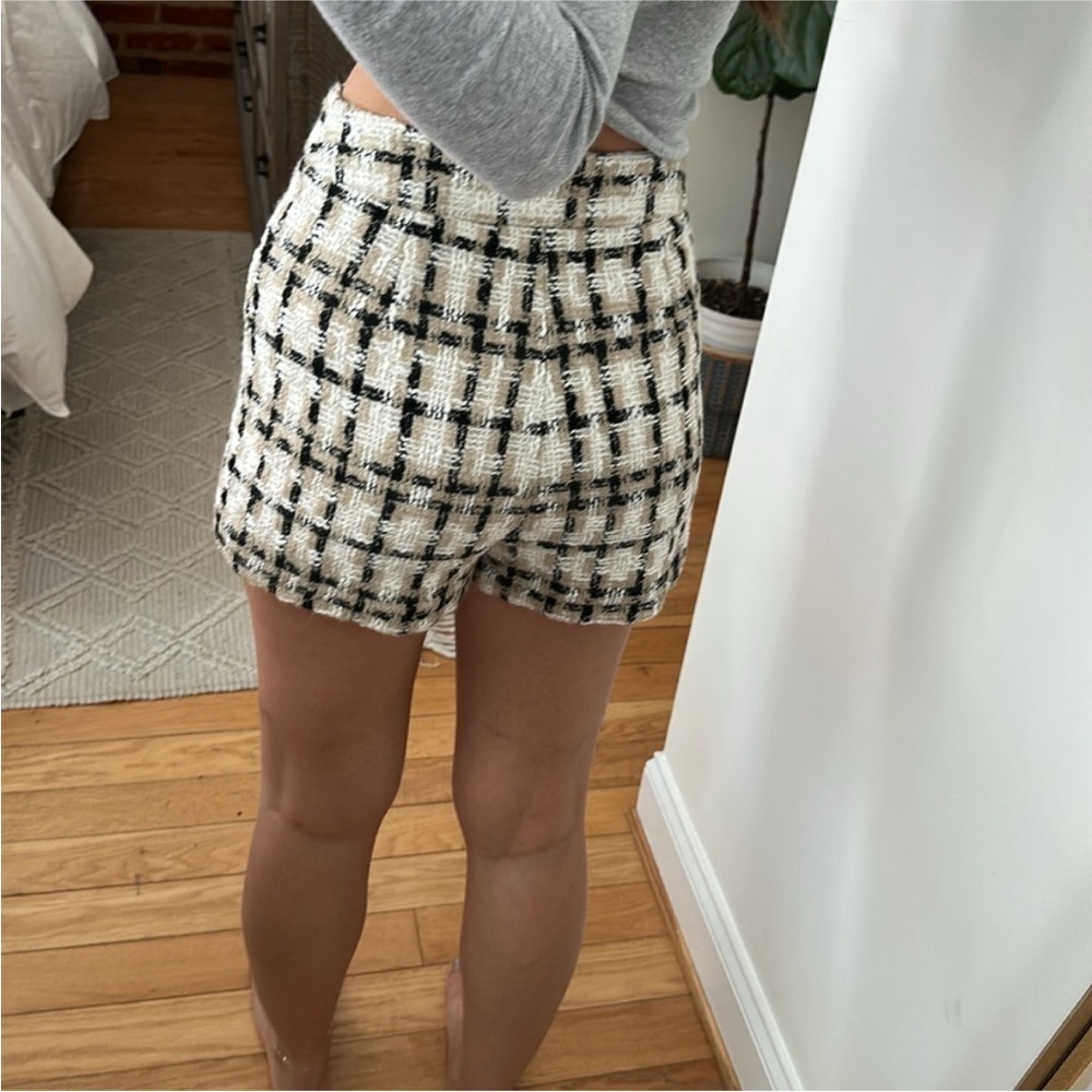 New Zara Highrise Plaid Tweed Cream, Beige & Black Shorts Size Extra Small - Picture 9 of 14